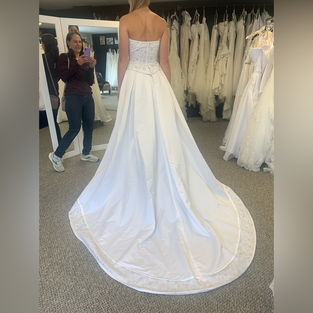 Never worn wedding dress!